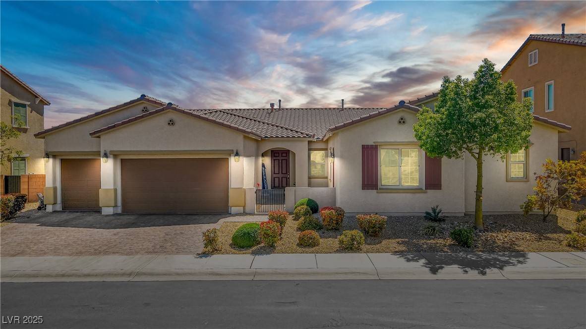 Las Vegas, NV 89149,9779 Mosaic Canyon CT