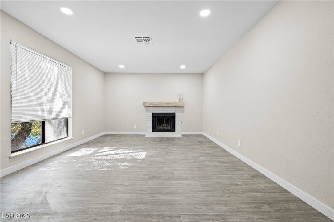 Las Vegas, NV 89119,5191 Caliente ST #84