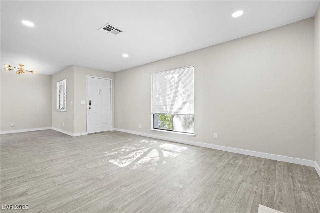 Las Vegas, NV 89119,5191 Caliente ST #84