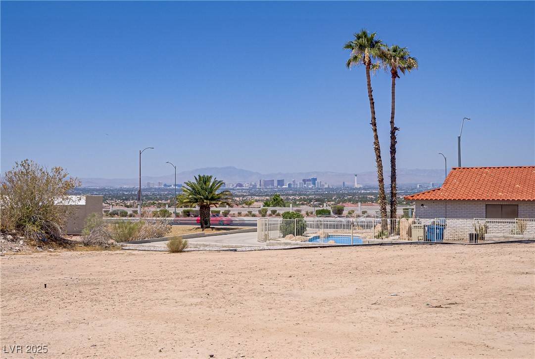 Las Vegas, NV 89110,6727 E Washington AVE