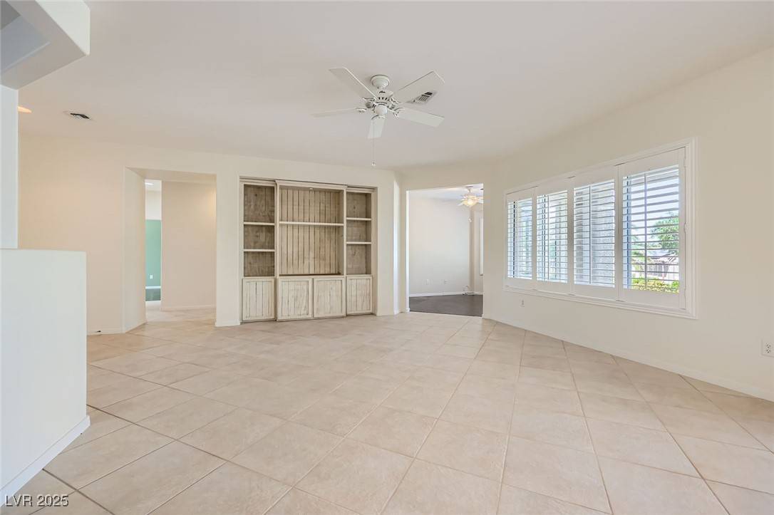 Henderson, NV 89052,2313 Fox Hills DR
