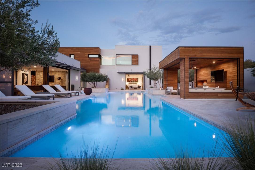 Las Vegas, NV 89118,7030 SCHIRLLS ST