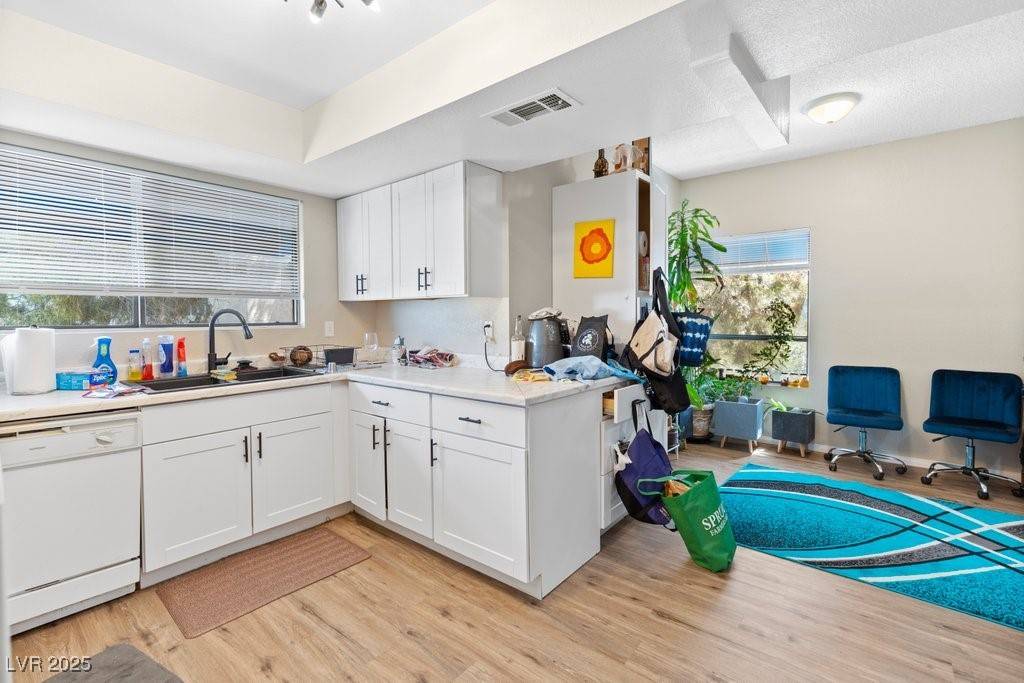 Las Vegas, NV 89146,2643 Red Rock ST #201