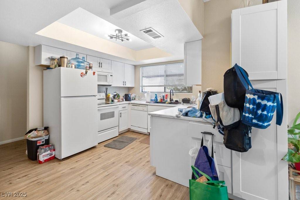 Las Vegas, NV 89146,2643 Red Rock ST #201