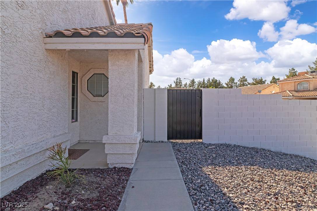 Henderson, NV 89014,765 Butternut CT