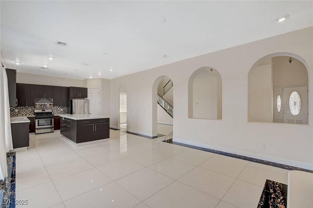 Las Vegas, NV 89121,2554 Regency Cove CT