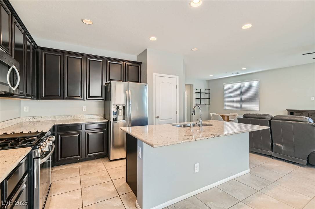Las Vegas, NV 89179,7761 Sagamore Bay CT