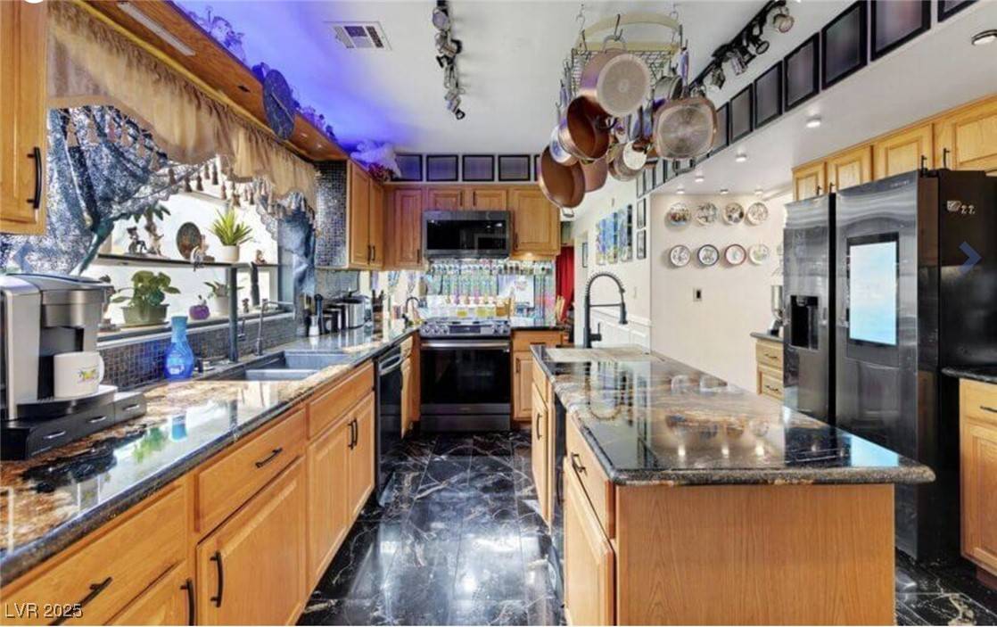Las Vegas, NV 89121,4381 Flagship CT