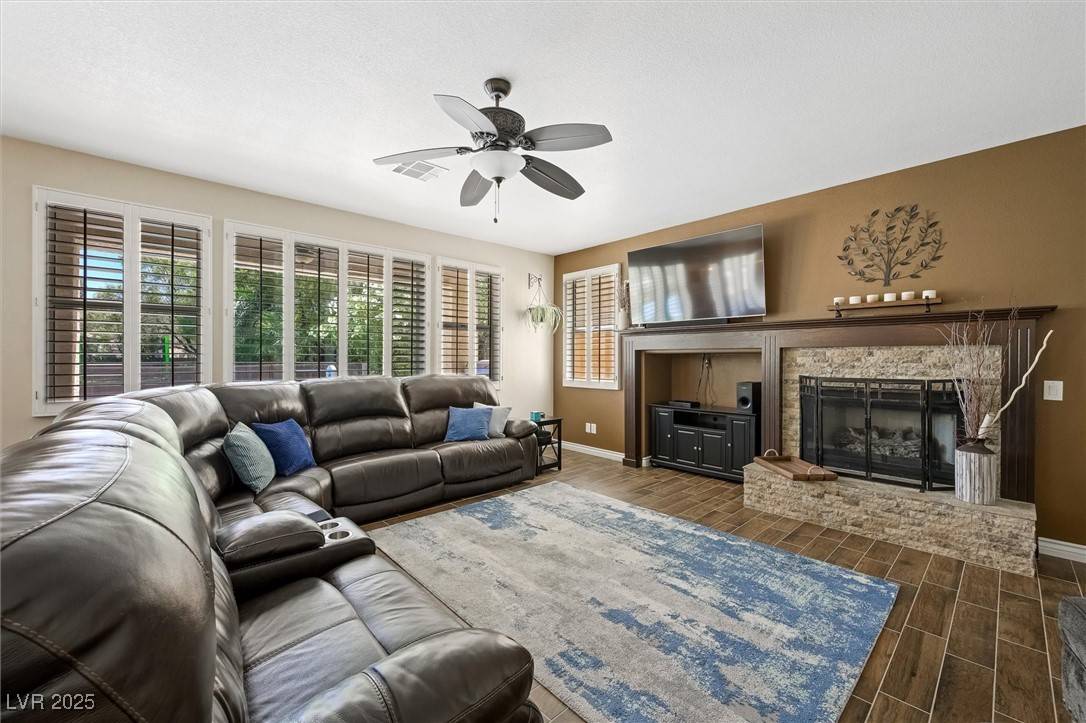 Henderson, NV 89012,335 Pleasant Summit DR