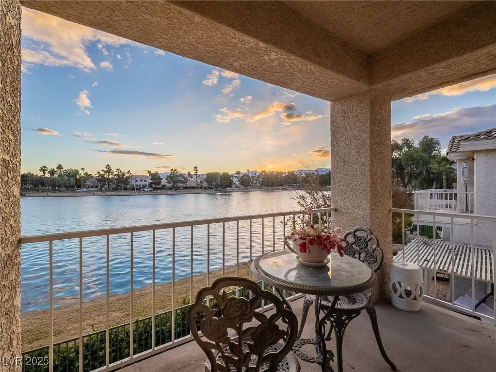 Las Vegas, NV 89128,2521 Seascape DR