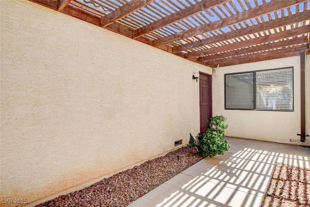 Las Vegas, NV 89145,8233 Willeta AVE