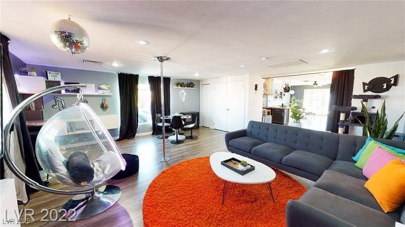 Las Vegas, NV 89108,5817 Rae DR
