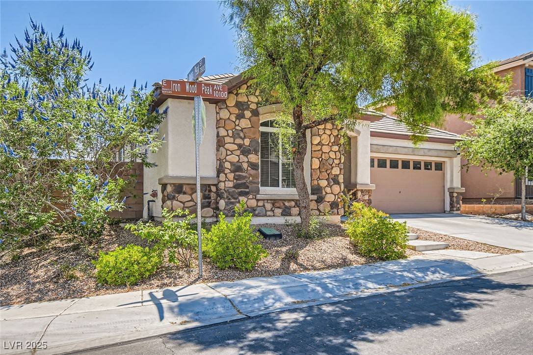 Las Vegas, NV 89166,10121 Iron Wood Peak AVE
