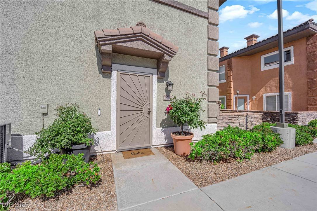 Las Vegas, NV 89129,10450 Gold Shadow AVE