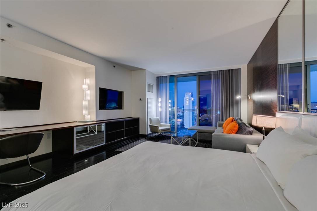 Las Vegas, NV 89103,4381 Flamingo RD #2612