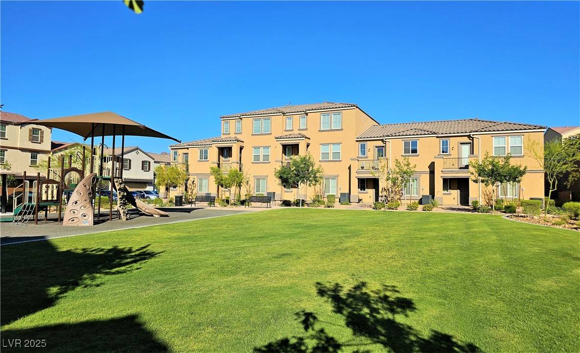 Henderson, NV 89002,1182 Kiamichi CT #1182