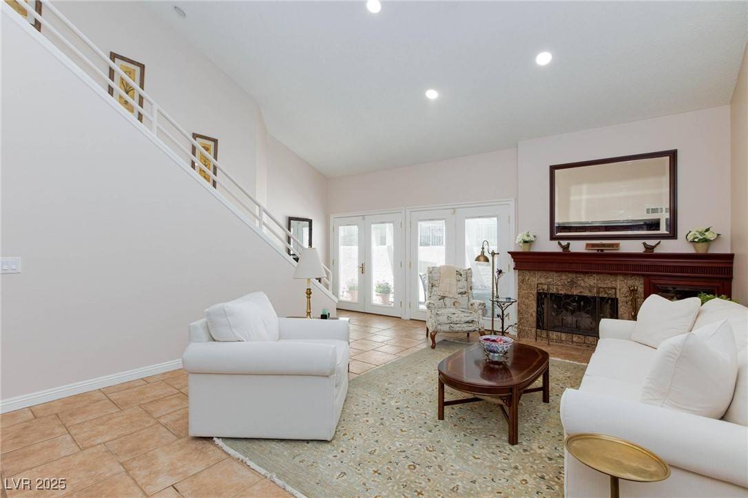 Las Vegas, NV 89117,2749 Lodestone DR