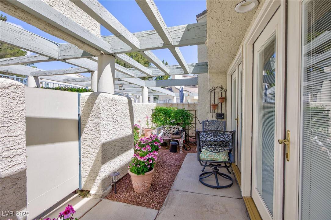 Las Vegas, NV 89117,2749 Lodestone DR