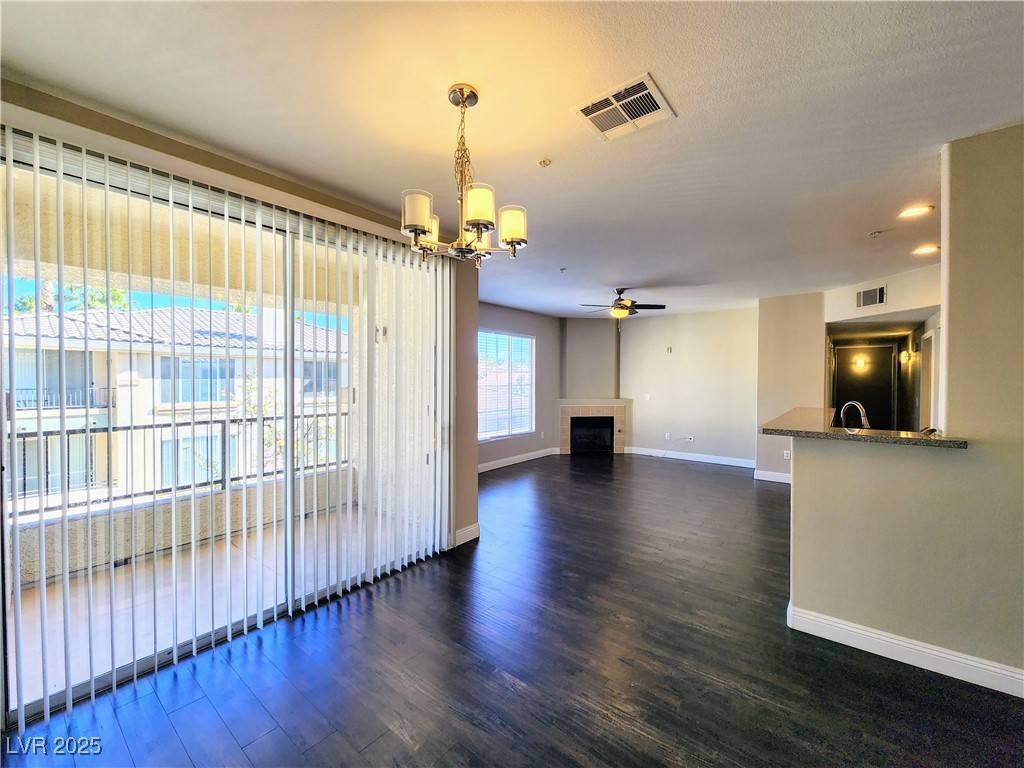Las Vegas, NV 89113,7135 S Durango DR #314