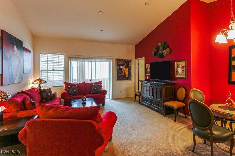 Las Vegas, NV 89148,8777 MAULE AVE #3116