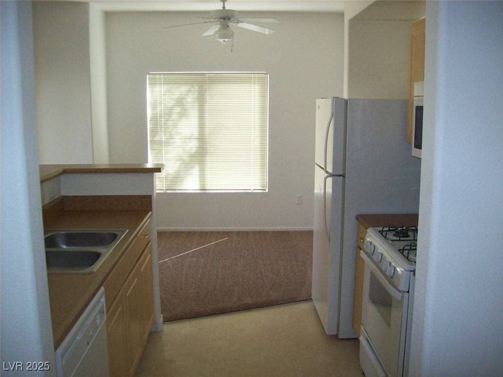 Las Vegas, NV 89166,8250 N GRAND CANYON DR #2144