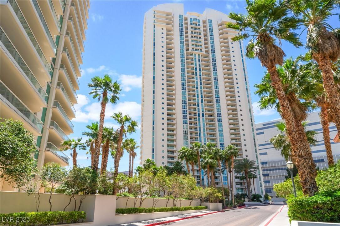 Las Vegas, NV 89109,2877 Paradise RD #1806