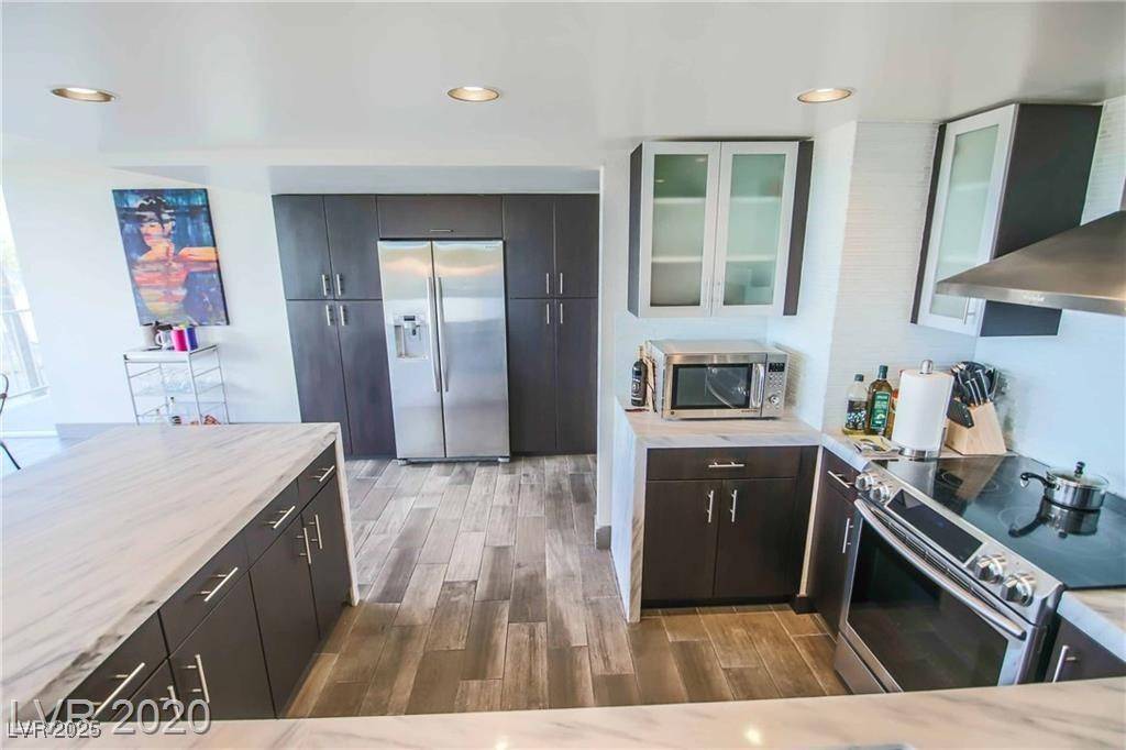 Las Vegas, NV 89109,3111 Bel Air DR #4B