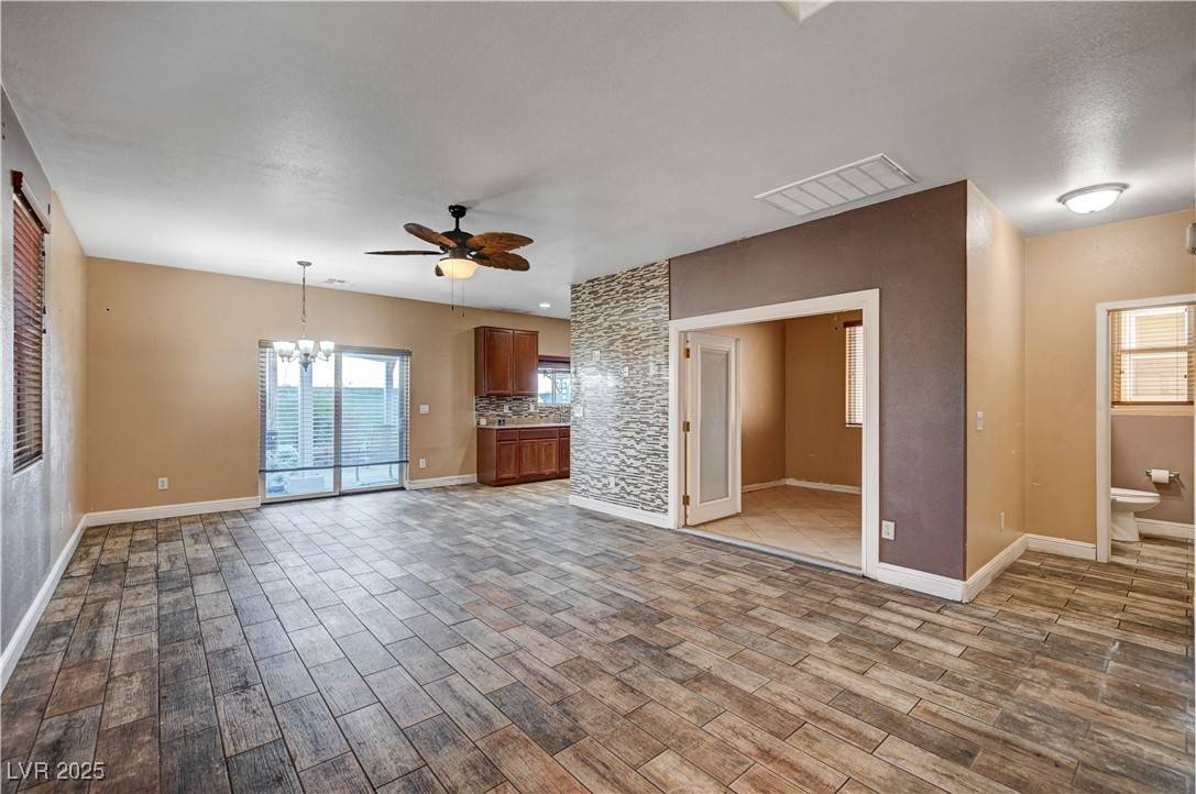 Las Vegas, NV 89122,5674 Diamond Palm CT