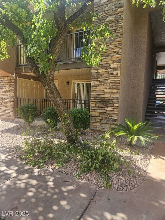 Las Vegas, NV 89103,5060 Indian River DR #377