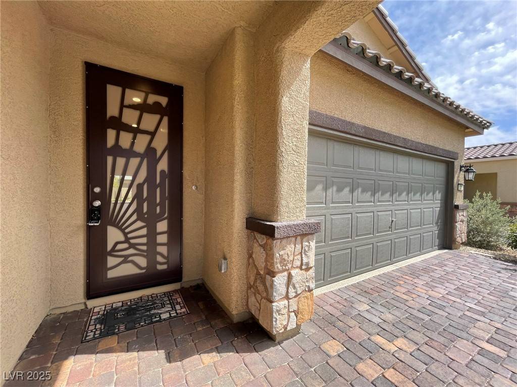 North Las Vegas, NV 89031,122 Scarlett View AVE