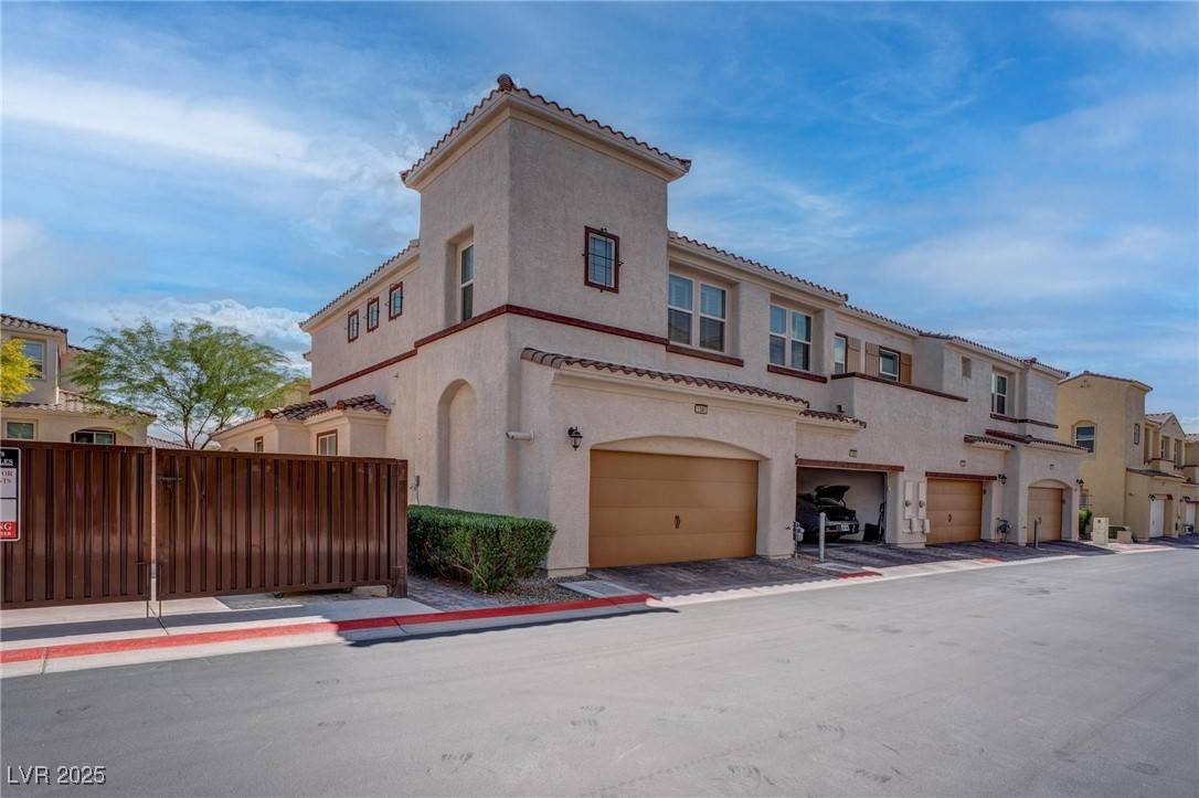 Henderson, NV 89011,1040 Via Panfilo AVE