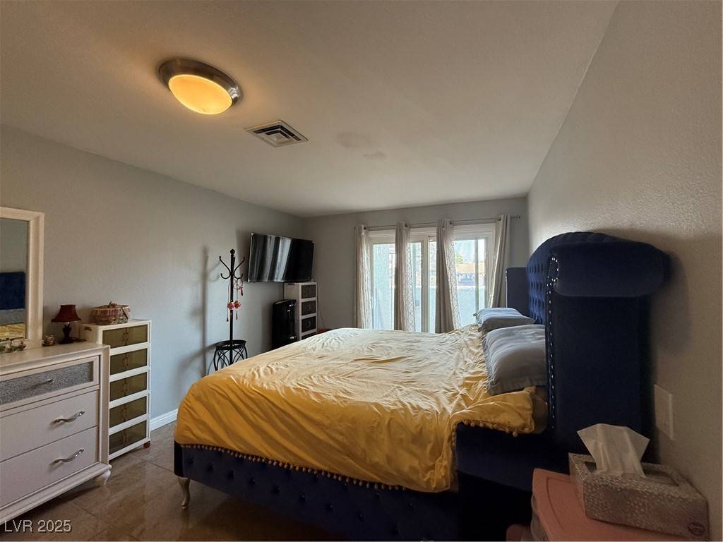 Las Vegas, NV 89103,6700 Oak Valley DR