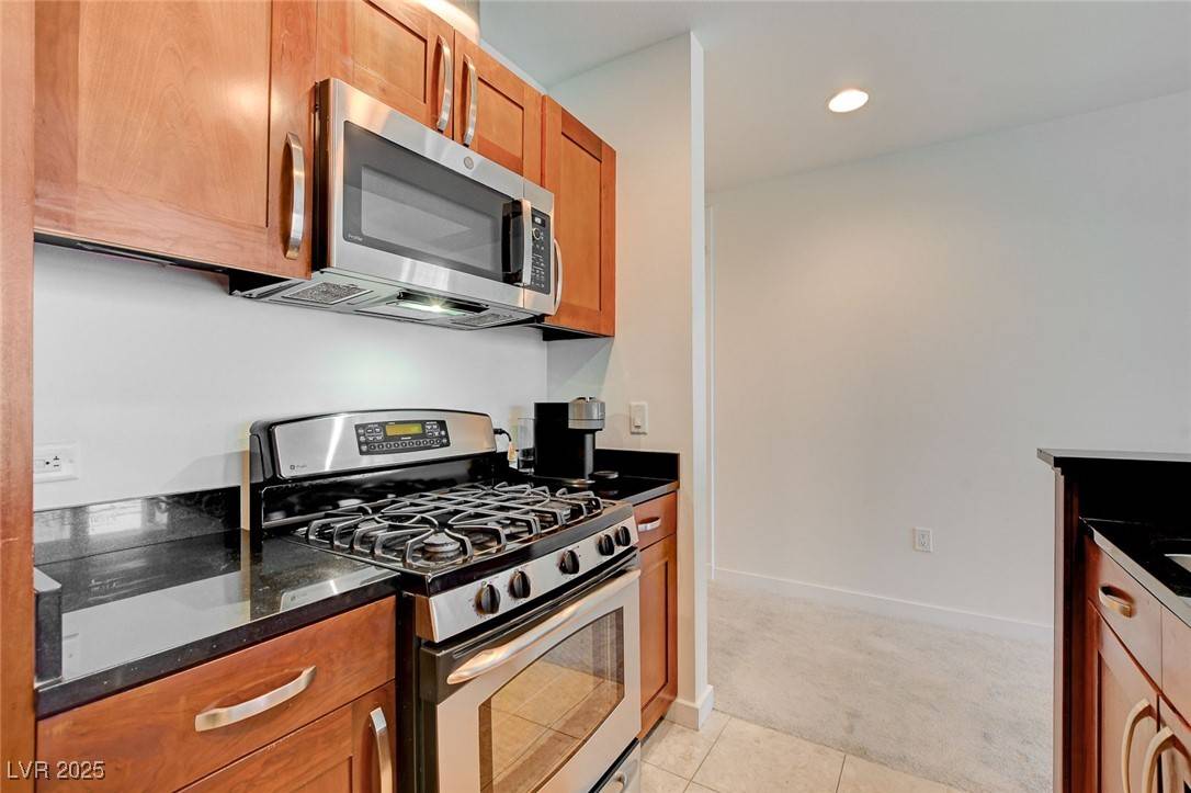 Las Vegas, NV 89103,4525 Dean Martin DR #901