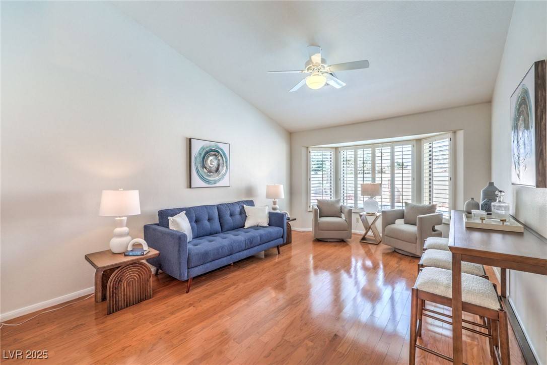 Las Vegas, NV 89128,8428 Apple Hill CT