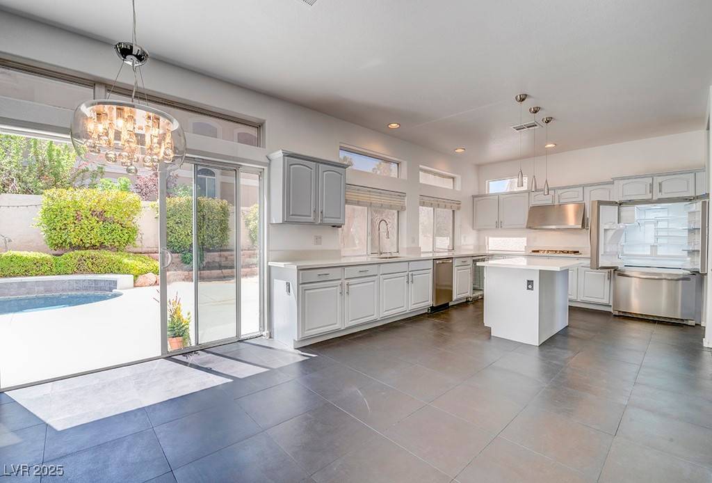 Henderson, NV 89074,92 Teton Pines DR