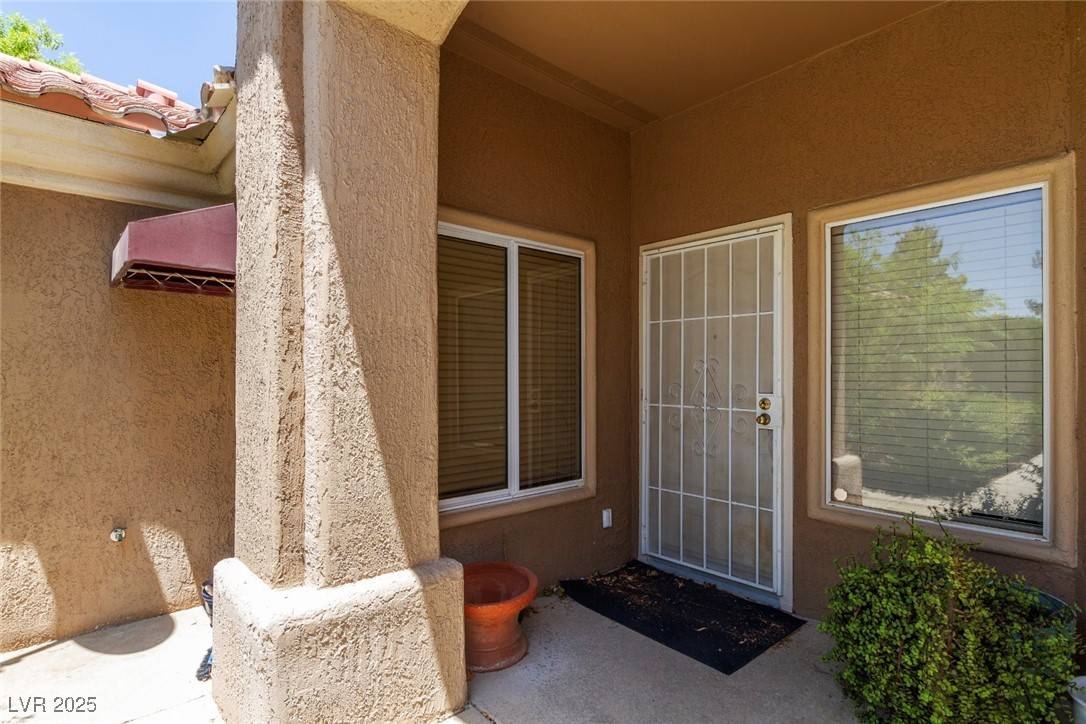 Las Vegas, NV 89134,9356 Villa Ridge DR