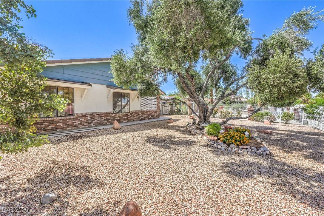 Las Vegas, NV 89117,2045 S Tenaya WAY