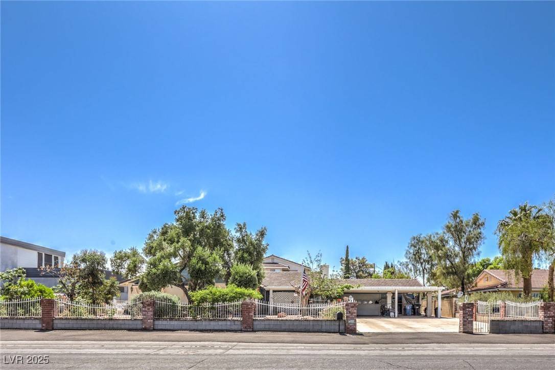 Las Vegas, NV 89117,2045 S Tenaya WAY