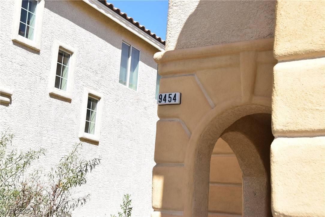 Las Vegas, NV 89148,9454 MAGNIFICENT AVE #-