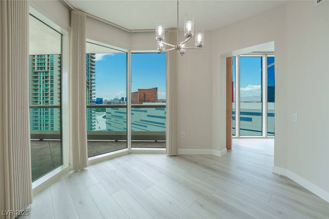 Las Vegas, NV 89109,2747 Paradise RD #2305