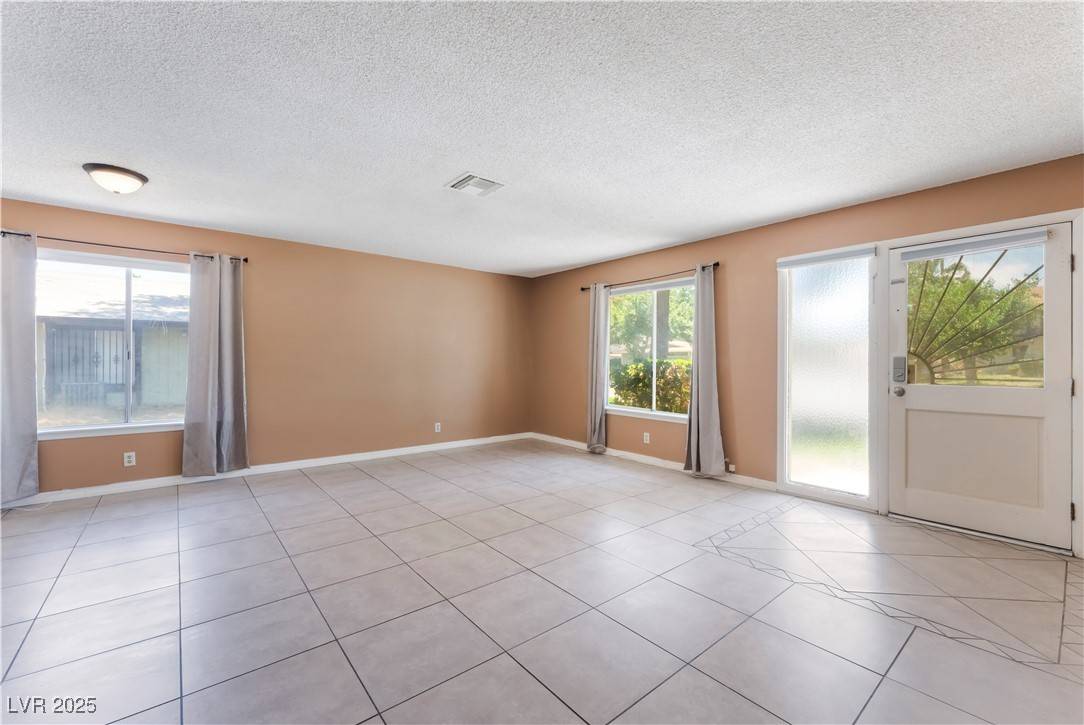 Las Vegas, NV 89119,1470 Elizabeth AVE #1