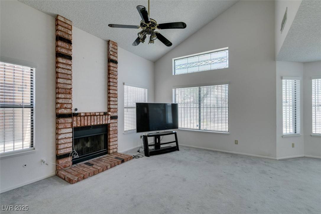 Las Vegas, NV 89108,6436 Deadwood RD