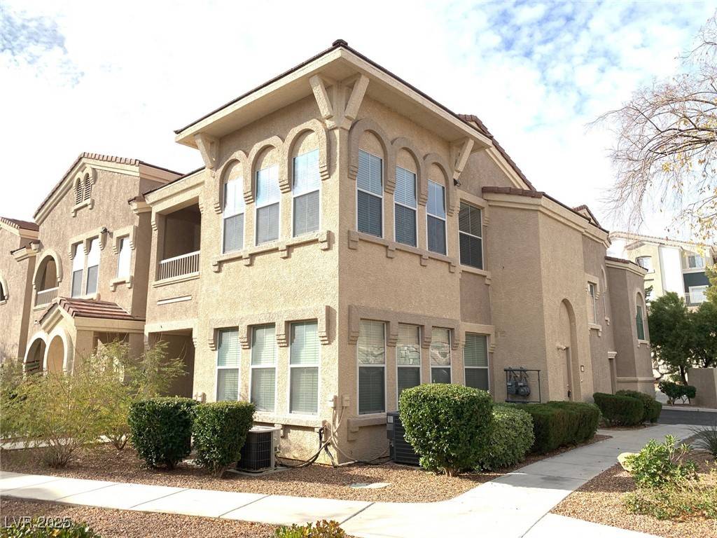 Las Vegas, NV 89129,10550 W Alexander RD #2211