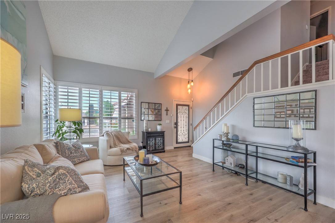 Henderson, NV 89074,353 Templeton DR