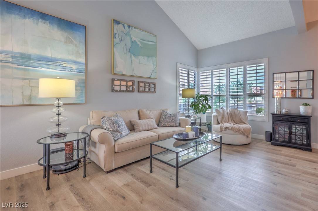 Henderson, NV 89074,353 Templeton DR