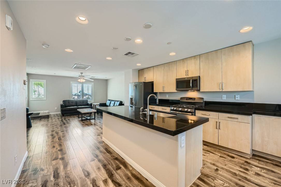 Las Vegas, NV 89147,9050 W Tropicana AVE #1015