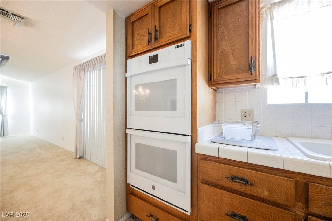 Las Vegas, NV 89119,2004 Canterbury Dr DR