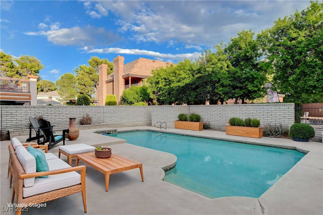 Las Vegas, NV 89109,945 Vegas Valley DR