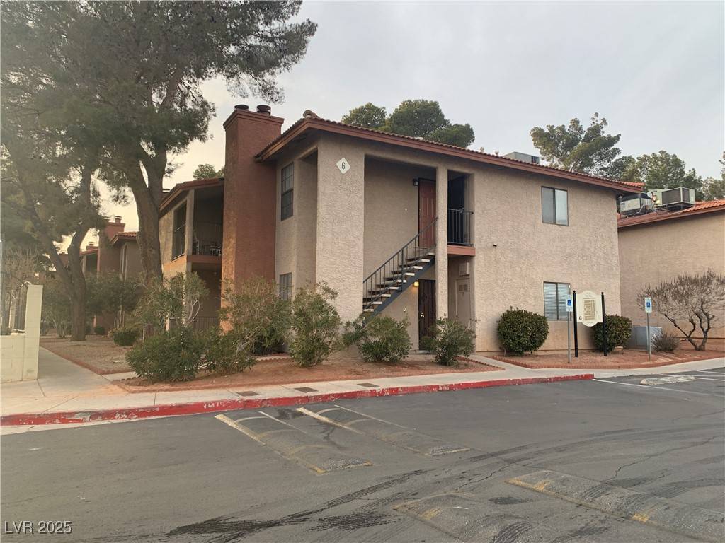 Las Vegas, NV 89103,5576 W Rochelle AVE #6B