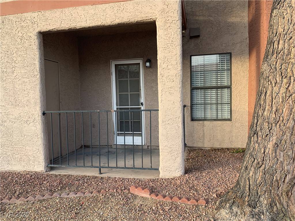 Las Vegas, NV 89103,5576 W Rochelle AVE #6B